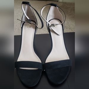 NWOB H&M Open Toe Sandal with Heel Black Size 8